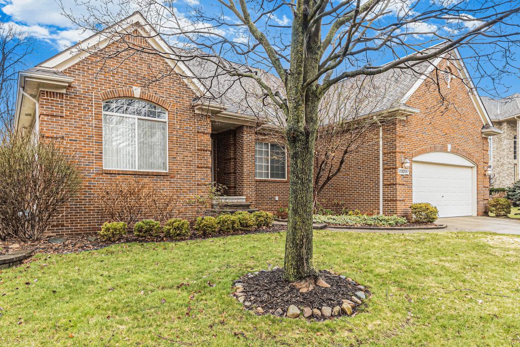 beautiful Farmington listing